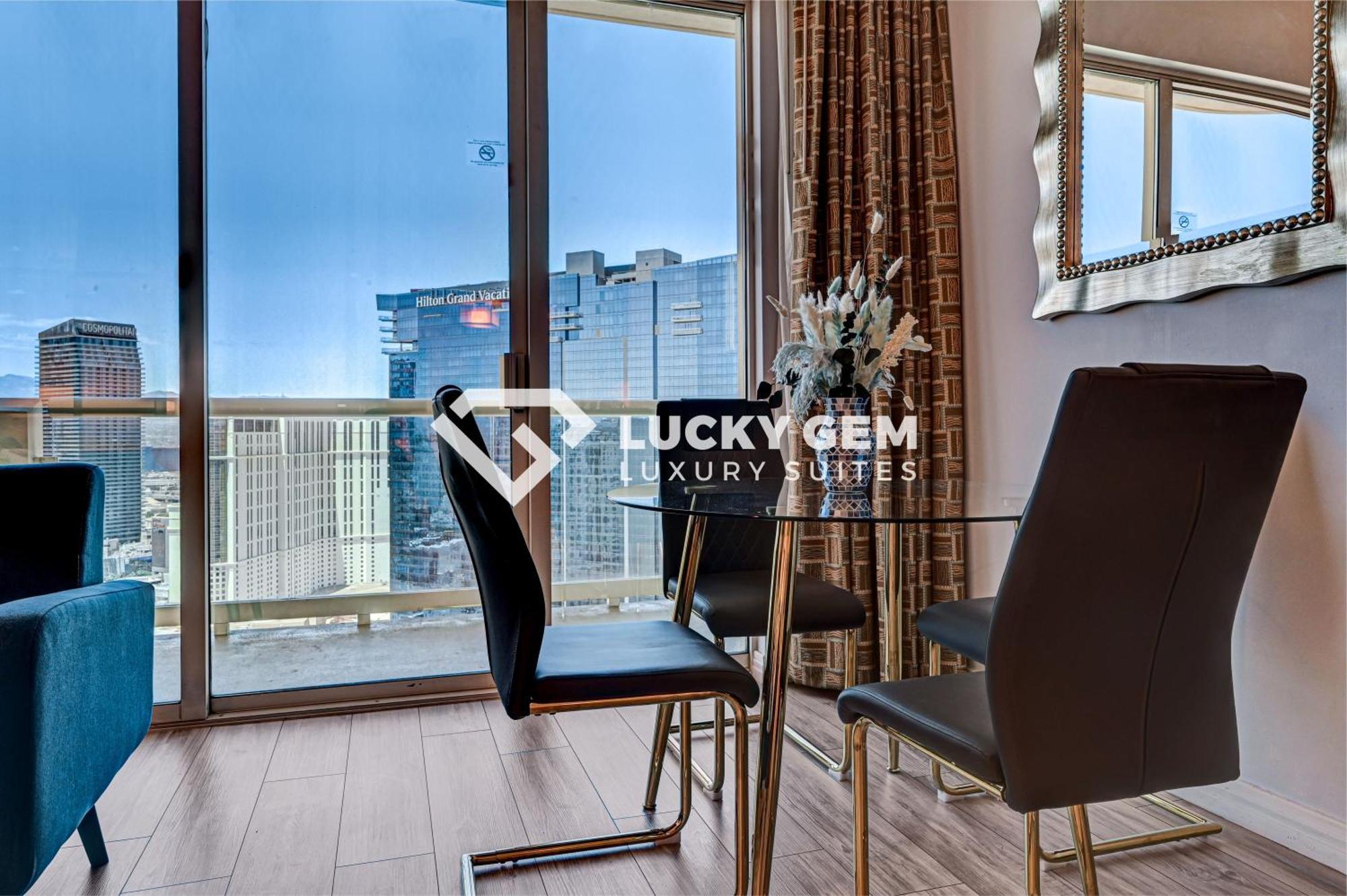 Lucky Gem Penthouse & Luxury Suites At Signature Resort, Balcony Strip View 3505 라스베이거스 외부 사진