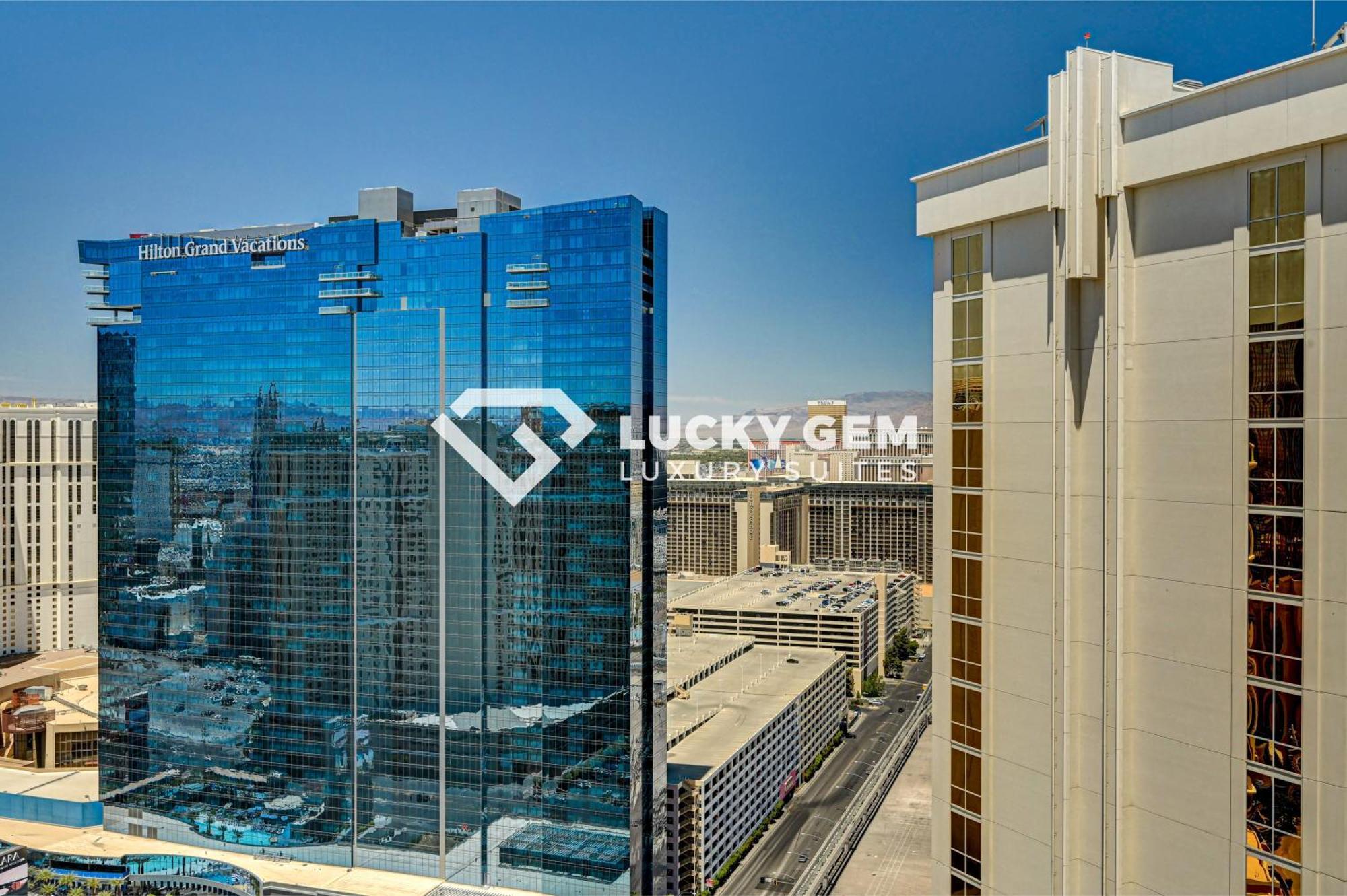 Lucky Gem Penthouse & Luxury Suites At Signature Resort, Balcony Strip View 3505 라스베이거스 외부 사진
