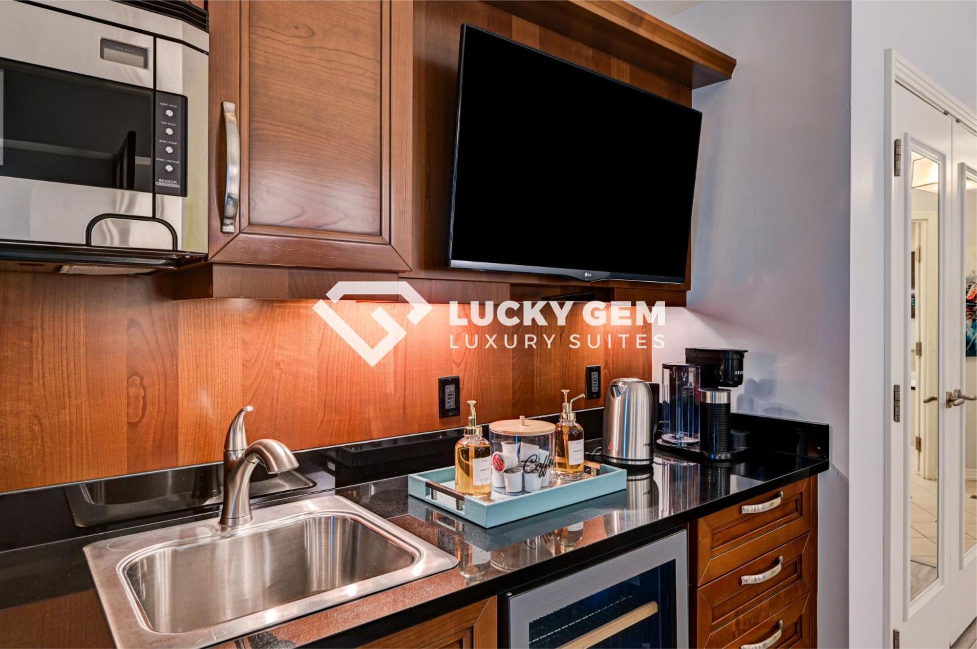 Lucky Gem Penthouse & Luxury Suites At Signature Resort, Balcony Strip View 3505 라스베이거스 외부 사진