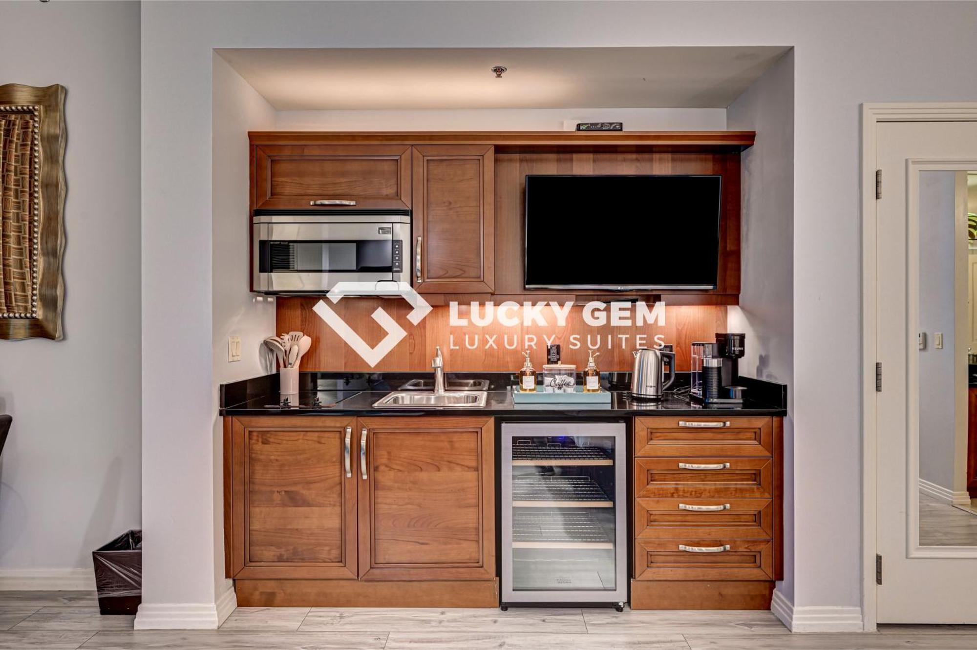 Lucky Gem Penthouse & Luxury Suites At Signature Resort, Balcony Strip View 3505 라스베이거스 외부 사진